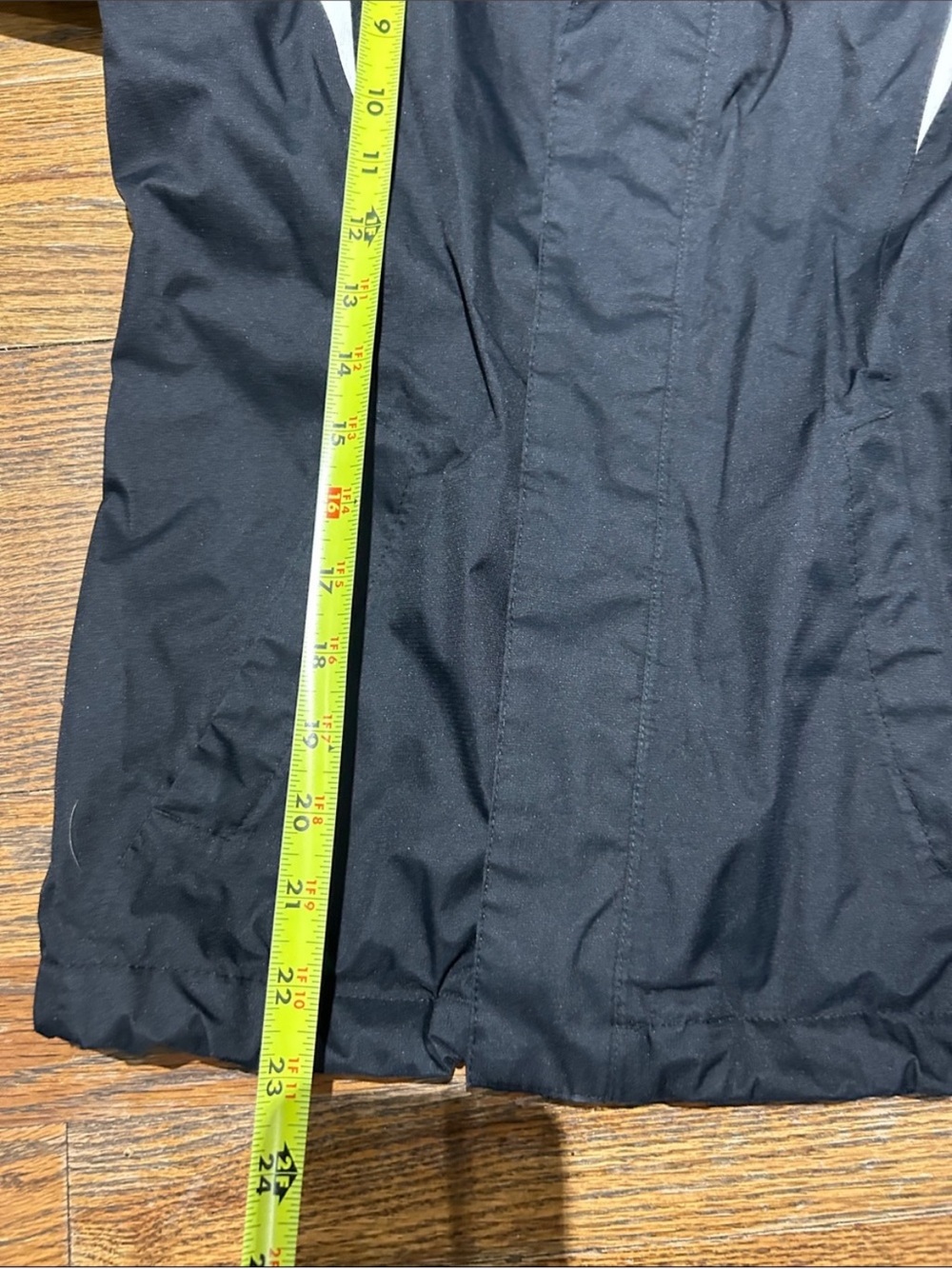 The North Face Girls Black Jacket with Pink Lining and White Accents - Picture 3 of 8